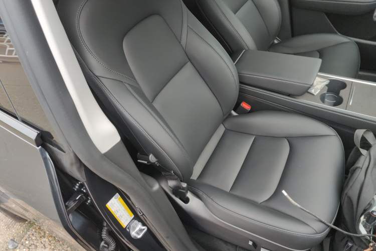 Used Tesla Model Y 2024 Rear-Wheel-Drive Version Right Front Seat