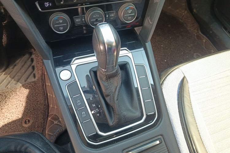 Used Volkswagen Magotan 2018 330TSI DSG Luxury Model Gear Lever