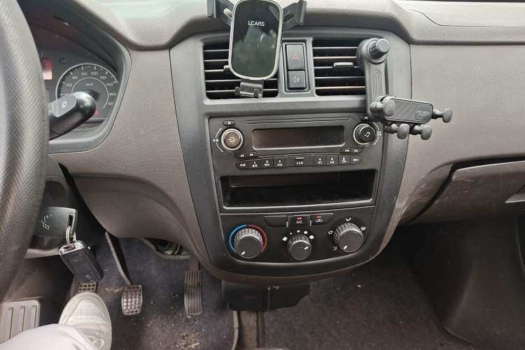 Used Wuling Rongguang 2014 1.5L S Base Version

