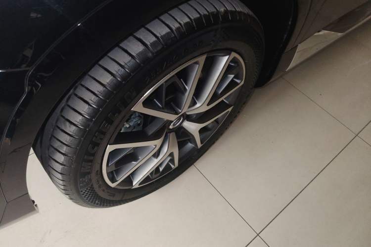 Used GAC Trumpchi GS8 2022 Dual-Engine Series 2.0TM Two-Wheel Drive Prestige Edition (7 Seats) Left Front Wheel Hub