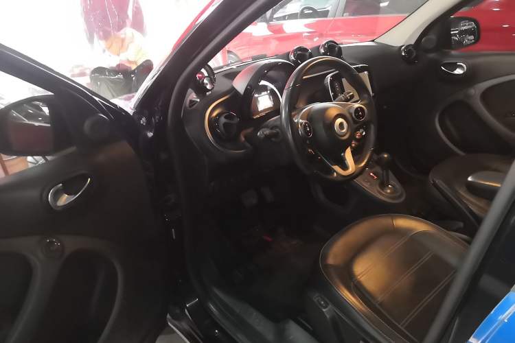 Used smart forfour 2016 0.9T 66 kW Pioneer Edition