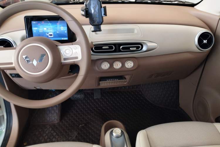 Used Wuling Hongguang MINIEV 2025 Four-Door Version Advanced Edition Audio And AC Panel