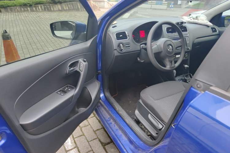 Used Volkswagen Polo 2013 1.6L Automatic Comfort Edition Driver Seat