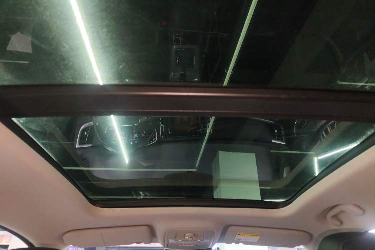 Used Roewe RX5 2020 20T Automatic 4G Connected Million Edition Headliner