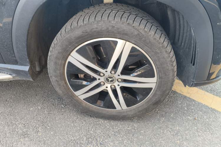 Used Mercedes-Benz GLE 2020 GLE 350 4MATIC Dynamic Edition Right Front Wheel Hub