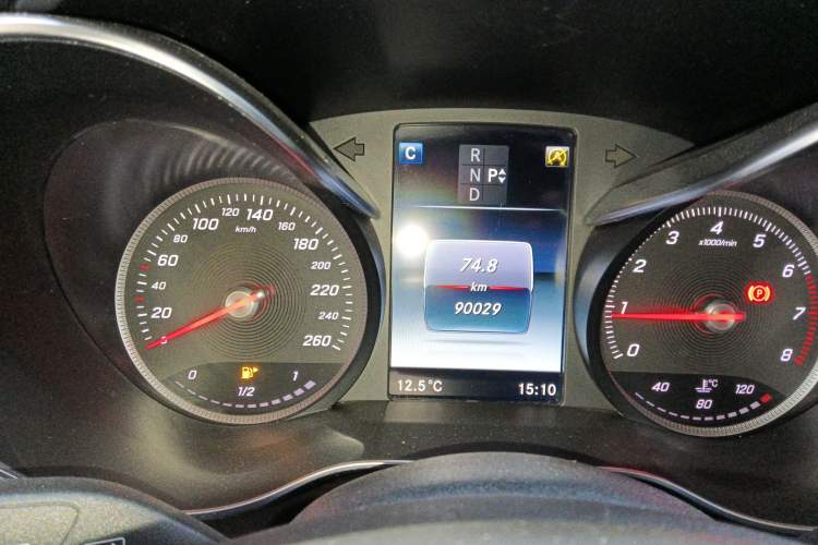 Used Mercedes-Benz GLC 2017 GLC 260 4MATIC Luxury Model