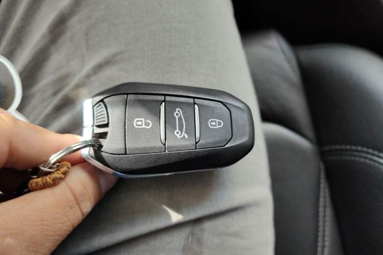 Used DS 6 2016 1.6T Luxury Edition THP160
