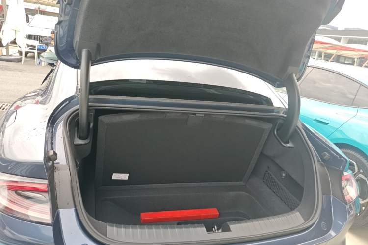 Used Xiaomi Auto SU7 2024 Four-Wheel Drive Ultra-Long Range Advanced Intelligent Driving Max Edition
