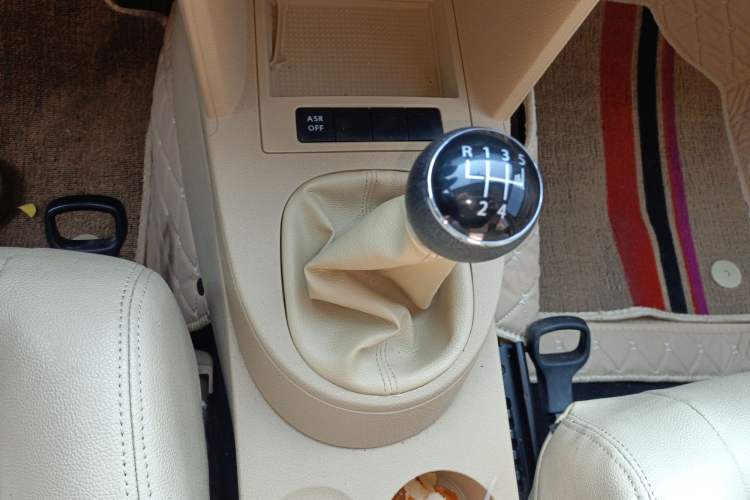 Used Volkswagen Touran 2011 1.4T Manual ZhiShang Edition 5-seater
