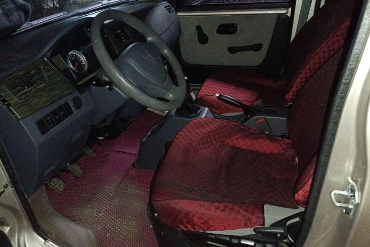 Used Jinbei Hiace X30 2021 1.5L Wealthy Single-Steaming Air-Conditioned Van China VI Standard SWC15M