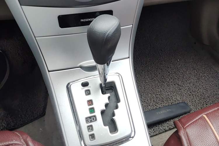 Used Toyota Corolla 2011 1.6L Automatic GL Gear Lever
