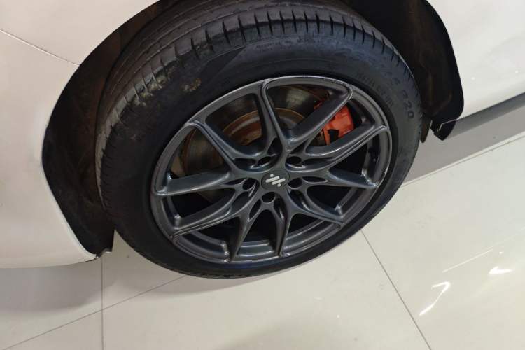 Used IM LS6 2023 Max Standard Edition Right Rear Wheel Hub