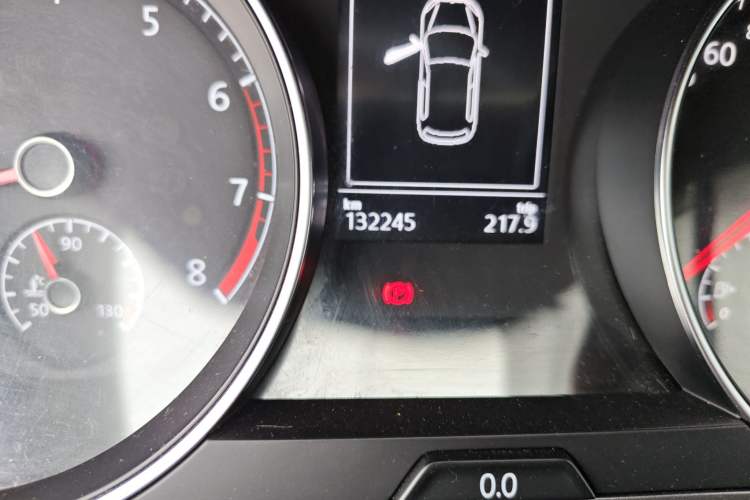 Used Volkswagen Golf 2016 230TSI Automatic Comfort Version Odometer Close Up