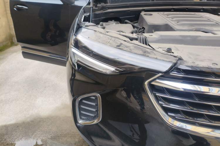 Used Buick Envision 2023 Encore S 552T Two-Wheel Drive Luxury Model Right Front Headlight