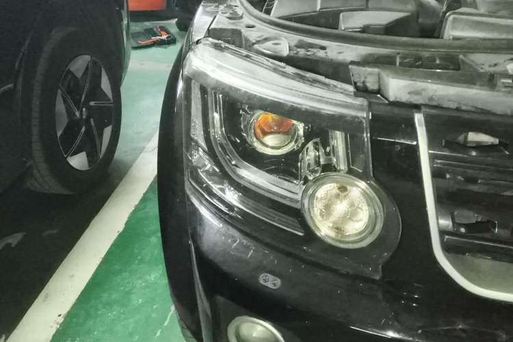 Used Land Rover Discovery 2005 4.0 SC V6 HSE Right Front Headlight
