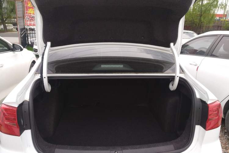 Used Volkswagen Bora 2018 1.5L Automatic Fashion Model Trunk