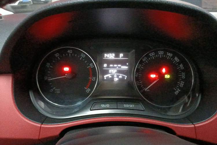 Used Skoda Fabia 2015 1.6L Automatic Sport Edition
