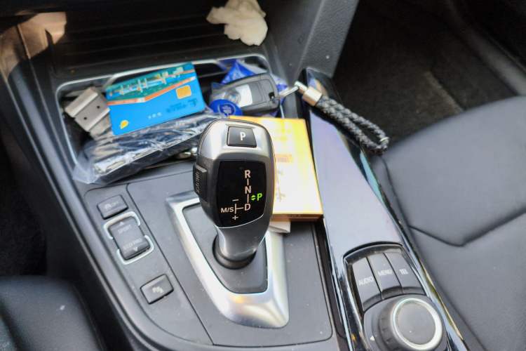 Used BMW 3 Series 2016 320Li Ambition Model
