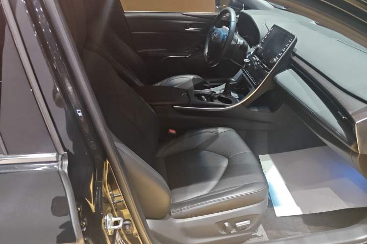 Used Toyota Avalon 2019 2.0L Luxury Edition China VI Standard
