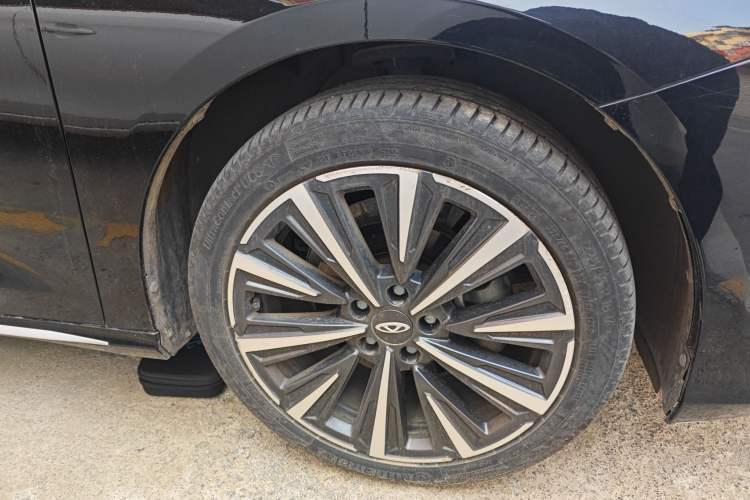 Used Chery Arrizo 8 2022 1.6T DCT Zhen Right Front Wheel Hub