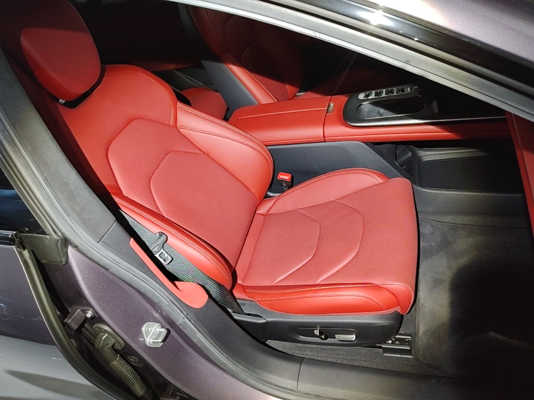 Xiaomi Auto SU7 2024 Four-Wheel Drive Ultra-Long Range Advanced Intelligent Driving Max Edition — снимка 19