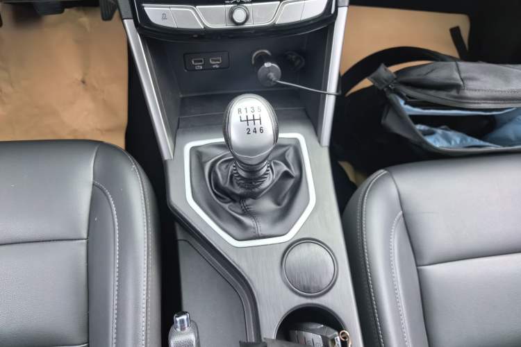 Used Great Wall Poer 2019 2.0T Commercial Version Manual Diesel Two-Wheel Drive Elite Long-Box GW4D20M Gear Lever