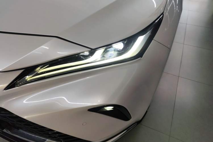 Used Toyota Venza 2023 2.0L CVT Two-Wheel Drive Prestige Version