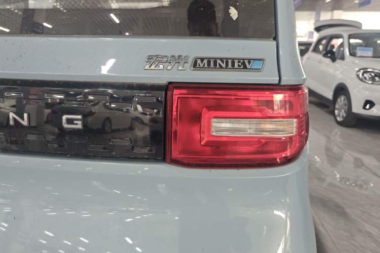 Used Wuling Hongguang MINIEV 2020 Freedom Version Lithium Iron Phosphate Right Rear Taillight