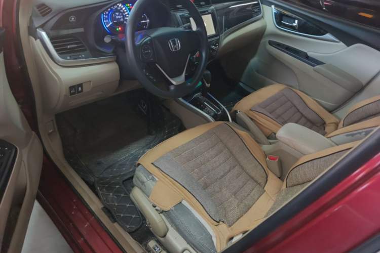 Used Honda Crider 2015 1.8L automatic luxury edition