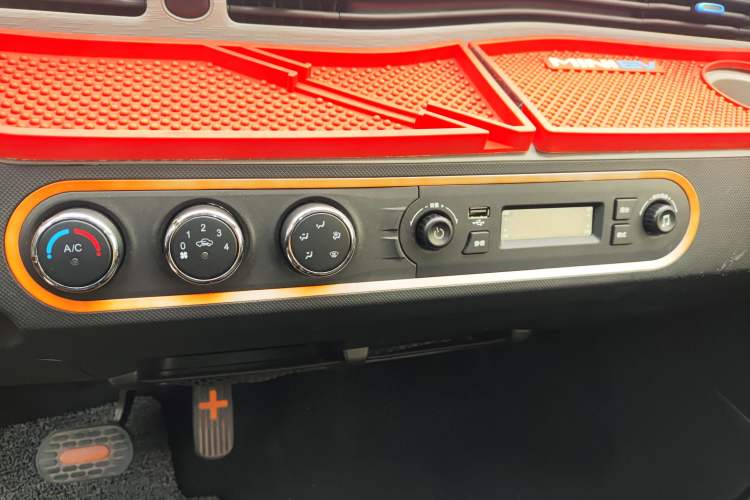 Used Wuling Hongguang MINIEV 2021 Macaron Fashion Model Lithium Iron Phosphate