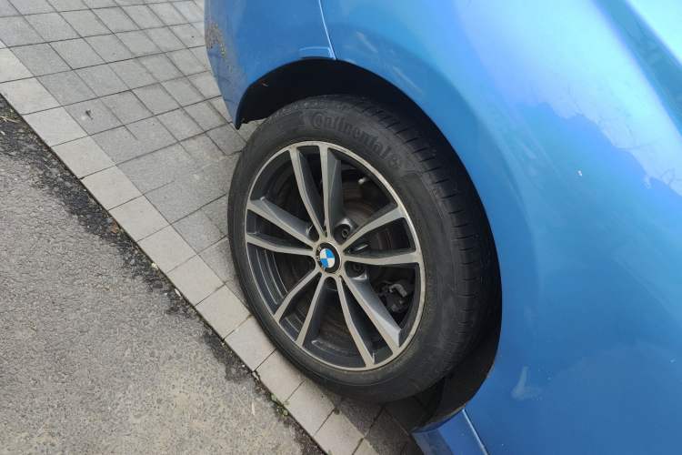 Used BMW 2 Series (Import) 2018 220i Convertible Coupe Sports Design Package
