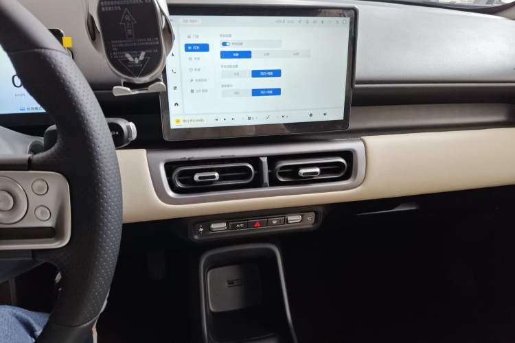 Used Wuling Bingo PLUS 2024 510 km Range 5-Seater Version Audio And AC Panel