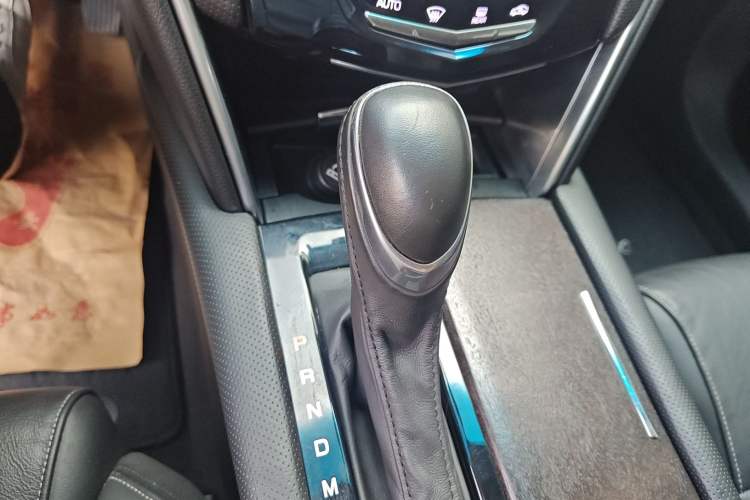 Used Cadillac XTS 2018 28T Elite Edition Gear Lever