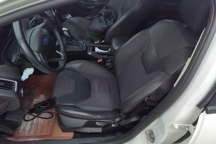 Used Ford Focus 2015 Hatchback 1.6L Automatic Fashion Edition Left Front Seat