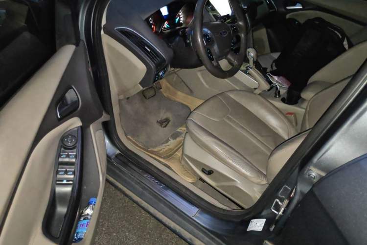 Used Ford Focus 2012 Sedan 1.6L Automatic Prestige Model