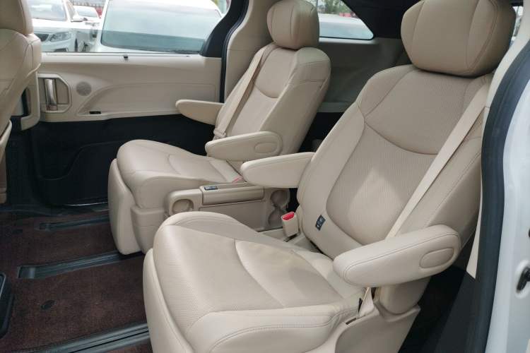 Used Toyota SIENNA 2021 2.5L Hybrid Ultimate Edition Left Rear Seat