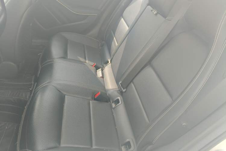 Used Mercedes-Benz GLA 2015 GLA 200 Fashion Model Left Rear Seat