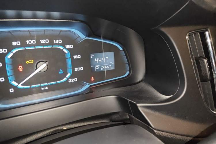 Used Roewe 360 2015 1.5L Automatic Luxury Edition
