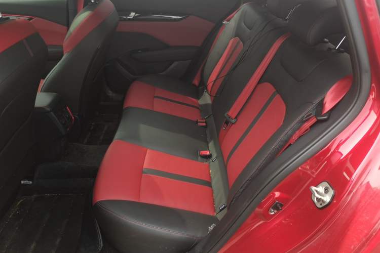 Used Dongfeng Aeolus Yixuan 2021 230T Automatic Zuiying Knight Edition Left Rear Seat