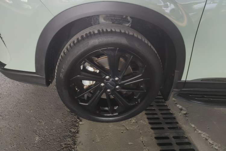 Used Dongfeng Aeolus Huge 2022 Mach Dual-Motor 1.5T MHD Dare-to-Dream Edition
