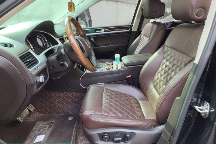 Used Volkswagen Touareg 2011 3.0 TSI Comfort Version
