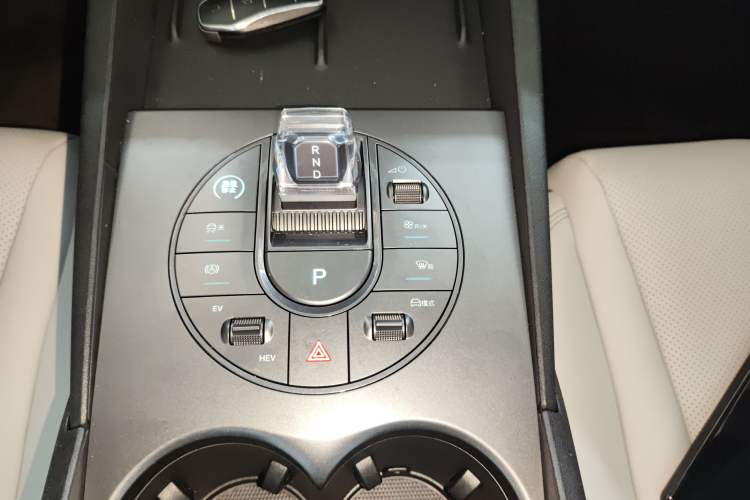 Used BYD Seal 06 New Energy 2024 DM-i 80KM Luxury Model Gear Lever