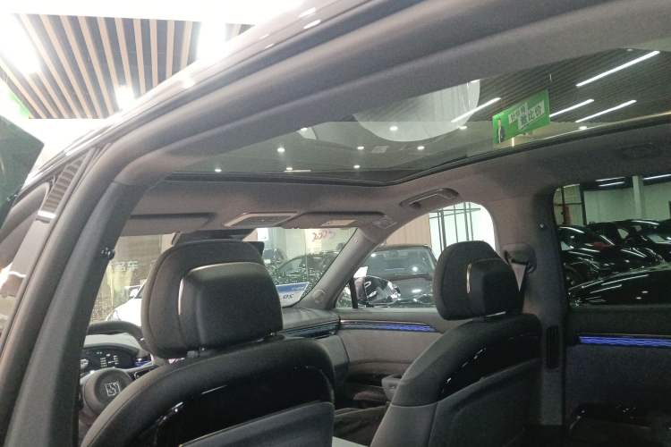 Used Zeekr 7X 2025 100 kWh Long-Range Rear-Wheel Drive with Intelligent Driving Features
