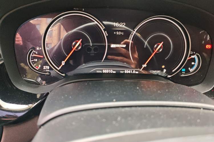 Used BMW 5 Series New Energy 2018 530Le Luxury Package Odometer Close Up