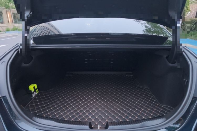 Used Mercedes-Benz C-Class 2023 Revised C 200 L Sport Edition Trunk