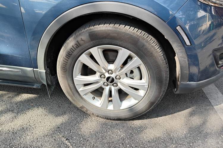 Used Lincoln MKX 2018 2.0T Two-Wheel Drive Deluxe Edition Right Front Wheel Hub