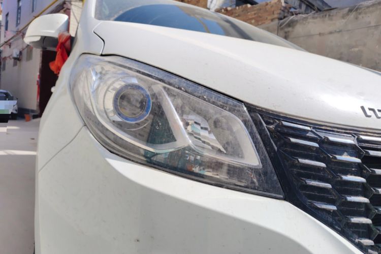 Used SAIC MAXUS G10 2021 2.0T Manual Elite Edition Diesel 9-Seater Right Front Headlight