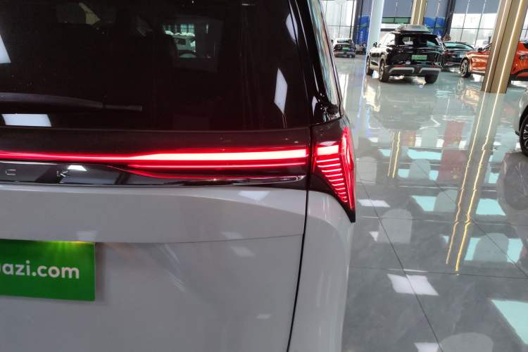 Used Buick GL8 2025 Lu Zun Deluxe Edition Right Rear Taillight