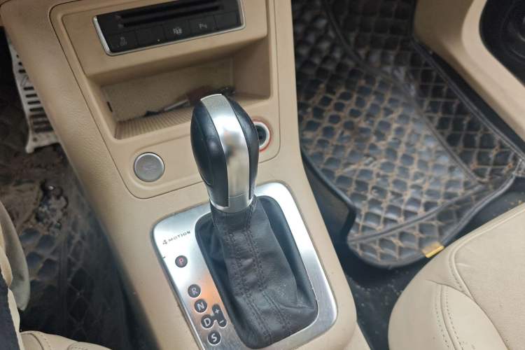 Used Volkswagen Tiguan 2013 2.0 TSI Automatic All-Wheel-Drive Flagship Edition Gear Lever