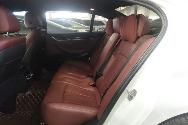 Used BMW 5 Series 2019 Restyled 530Li Luxury Edition M Sport Package Left Rear Seat